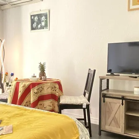 Balcon, Centre Ville, Proximite Plages, Commerces, Restaurants, Musees... Lejlighed *