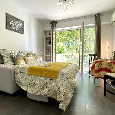 Balcon, Centre Ville, Proximite Plages, Commerces, Restaurants, Musees... *