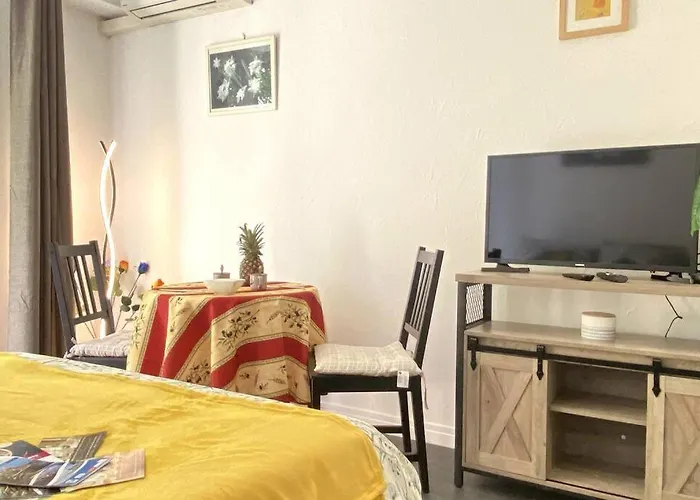 Balcon, Centre Ville, Proximite Plages, Commerces, Restaurants, Musees... アパート *