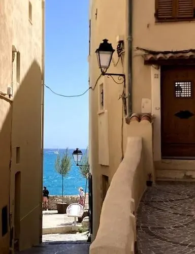 Balcon, Centre Ville, Proximite Plages, Commerces, Restaurants, Musees... アパート