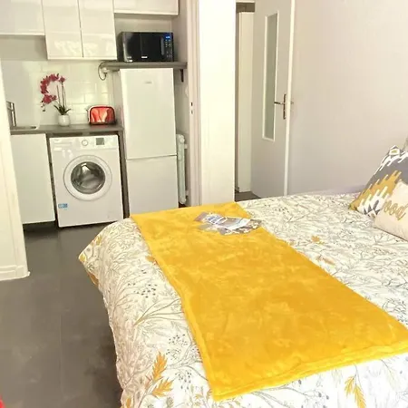 Balcon, Centre Ville, Proximité Plages, Commerces, Restaurants, Musées... * Antibes