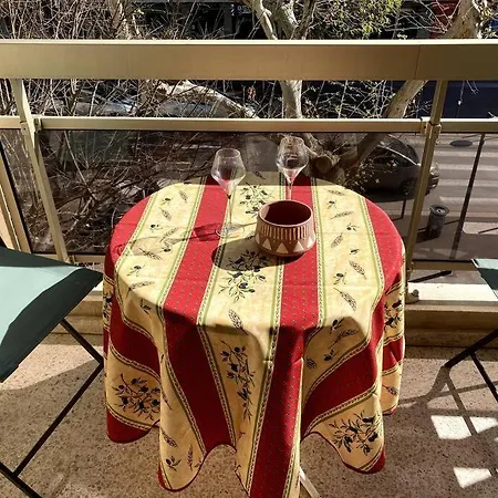 Balcon, Centre Ville, Proximite Plages, Commerces, Restaurants, Musees... Апартаменти *