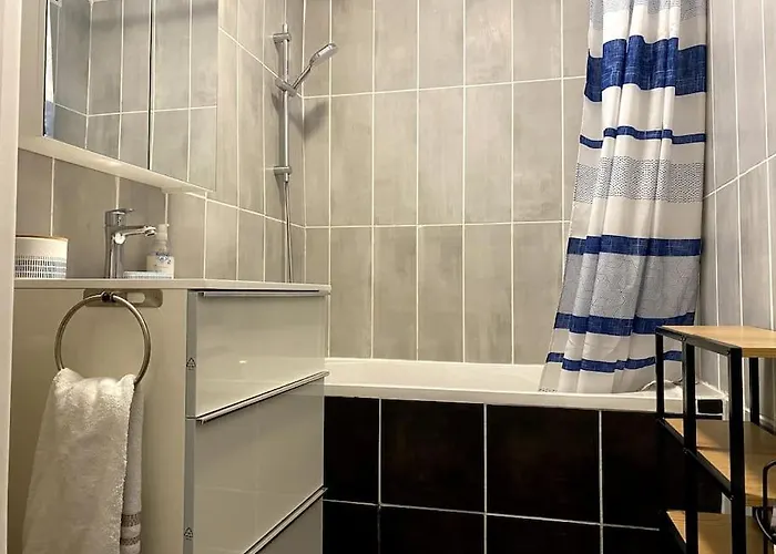 Apartment Balcon, Centre Ville, Proximite Plages, Commerces, Restaurants, Musees... *