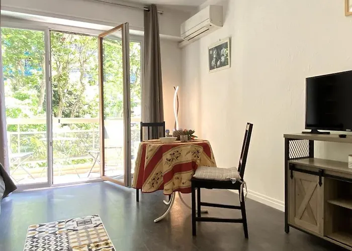 Apartment Balcon, Centre Ville, Proximite Plages, Commerces, Restaurants, Musees...