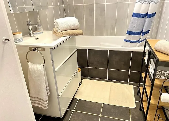 Balcon, Centre Ville, Proximite Plages, Commerces, Restaurants, Musees... Apartment *