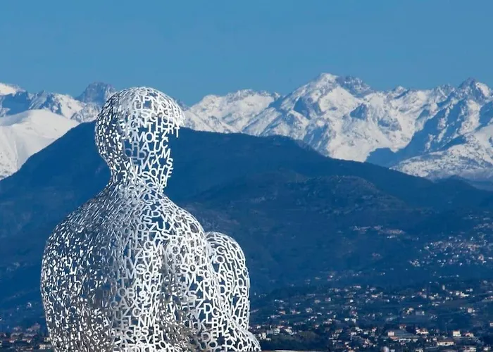 Balcon, Centre Ville, Proximite Plages, Commerces, Restaurants, Musees... Antibes