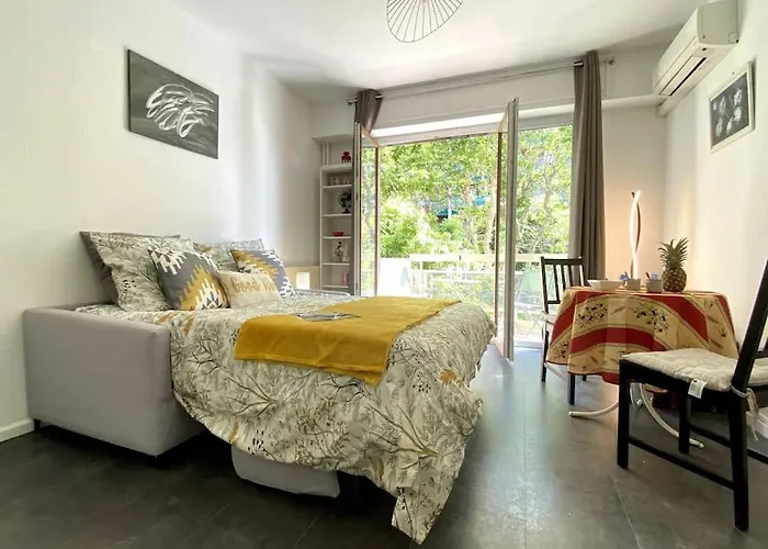 Balcon, Centre Ville, Proximite Plages, Commerces, Restaurants, Musees... *